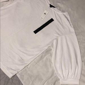 Half sleeve white tee